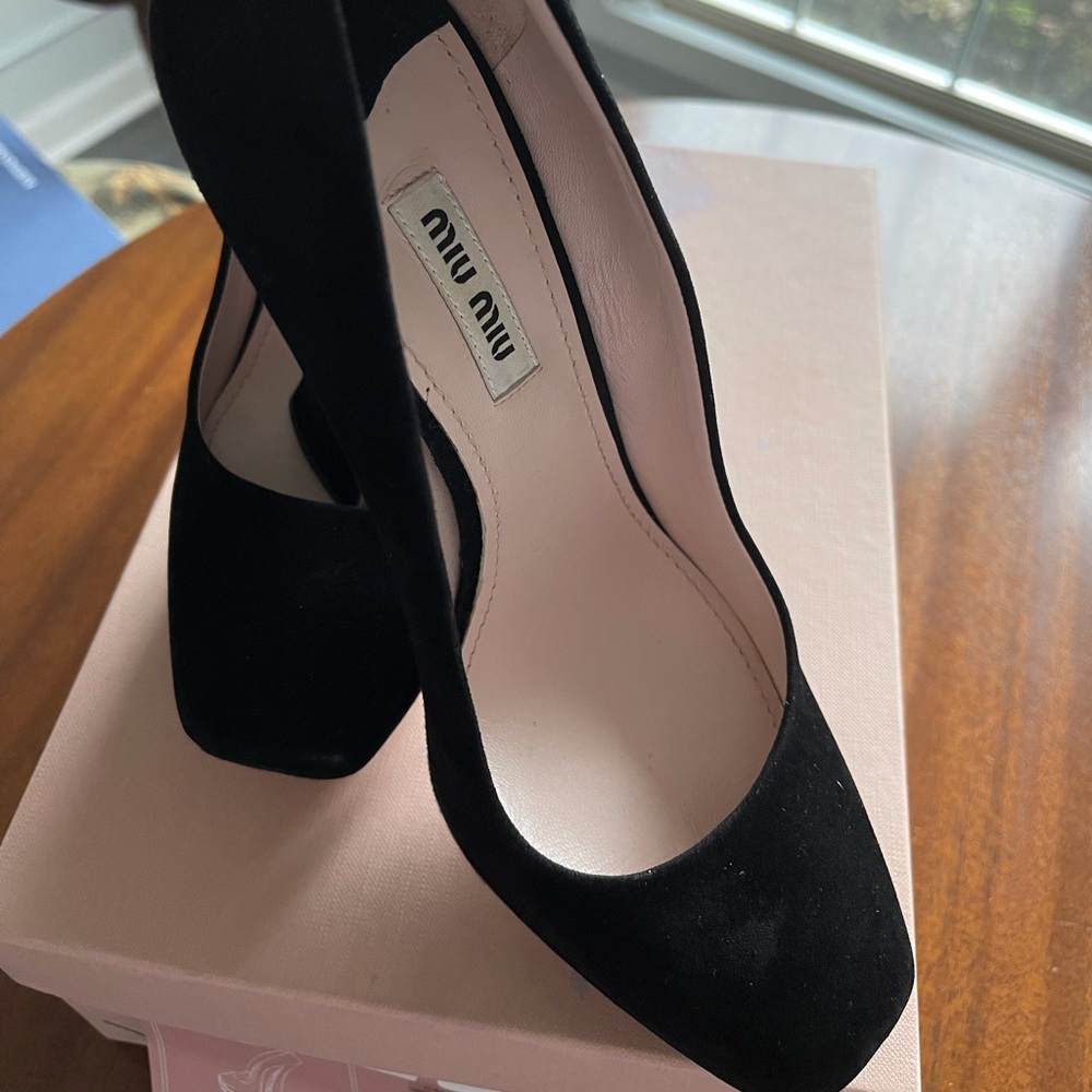 Miu Miu Black Suede Camoscio High Platform Heels